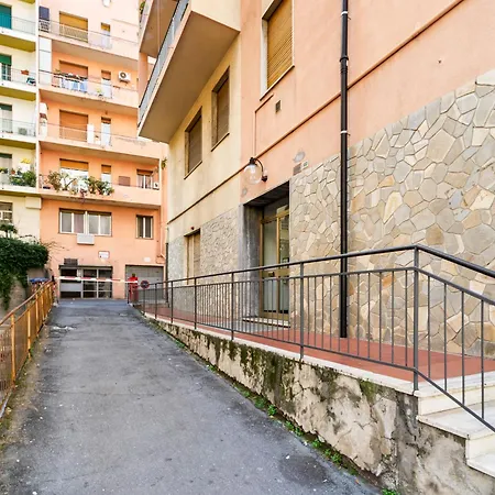 Warm Holiday In Near Town Center Feriehus Sanremo